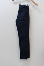 Load image into Gallery viewer, EARNEST SEWN Ladies Blue Zip Fly Cotton Blend Cropped Denim Jeans W24 L27