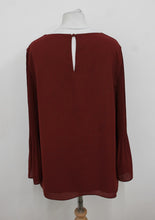 Load image into Gallery viewer, HOBBS Ladies Burgundy Crew Neck Bell 3/4 Sleeved Relaxed Juliana Top UK12 NEW