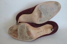 Load image into Gallery viewer, RUPERT SANDERSON Ladies Burgundy Suede Heeled Round Toe Pumps Shoes UK3.5 EU36.5