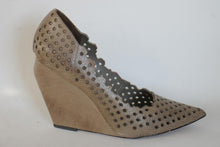 Load image into Gallery viewer, JEAN-MICHEL CAZABAT Ladies Grey Leather Wedge Heel Pumps Shoes UK5.5 EU38.5