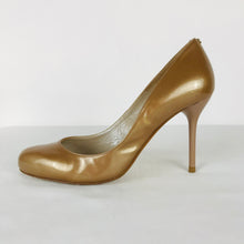 Load image into Gallery viewer, Karen Millen Womens Patent Court Heels | EU39.5 UK6.5 | Gold Brown