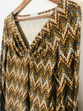 Load image into Gallery viewer, Planet Women's Long Sleeve V-Neck T-Shirt | L UK14 | Brown