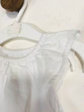 Load image into Gallery viewer, The White Company Kid's Lace Ruffle Blouse | 0-3 months | White