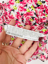 Load image into Gallery viewer, Zara Womens Floral Cropped Blouse | XS | Pink