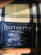 Load image into Gallery viewer, Burberry Women's Vintage Burberrys’ Long Trench Coat | UK16 | Green