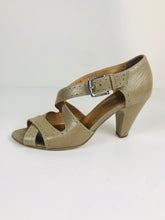 Load image into Gallery viewer, Kate Kuba Women's Leather Court Heels | EU38 UK5 | Beige