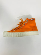 Load image into Gallery viewer, Novesta Women's Star Dribble Trainers | EU39 UK5 | Orange