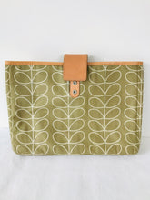 Load image into Gallery viewer, Orla Kiely Women’s Car Print Weekend Holdall Bag | Large | Green Yellow