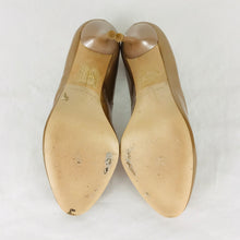 Load image into Gallery viewer, Karen Millen Womens Patent Court Heels | EU39.5 UK6.5 | Gold Brown