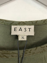 Load image into Gallery viewer, East Women’s Short Sleeve Printed Tshirt With Tags | UK 18 XL | Green