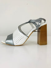 Load image into Gallery viewer, Lumberjack Women's Studded Sling Back Heels | UK7 EU40 | White