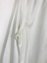 Load image into Gallery viewer, Charles Tyrwhitt Men's Cotton Button-Up Shirt | S | White