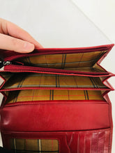 Load image into Gallery viewer, Visconti Women’s Leather Clutch Purse Wallet | Small | Red