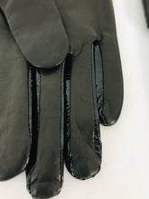 Load image into Gallery viewer, Ted Baker Women’s Contrasting Fashion Gloves | M-L | Black