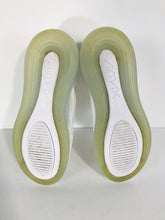 Load image into Gallery viewer, Nike Men's Air Max Trainers 720 | UK8.5 EU43 | White