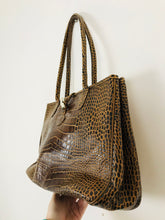 Load image into Gallery viewer, Longchamp Women’s Leather Shoulder Bag Handbag | Medium | Brown