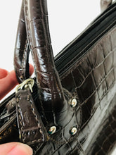 Load image into Gallery viewer, Osprey Women’s Leather Shoulder Bag Handbag | Medium | Brown