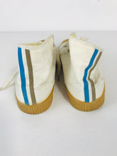 Load image into Gallery viewer, Novesta Women's Hooha Noorebro Hi Top Trainers | EU40 UK7 | Beige