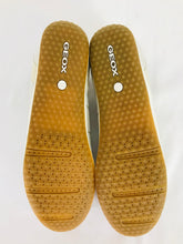 Load image into Gallery viewer, Geox Women’s Vega Leather Trainers | 40 UK7 | Off White