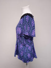 Load image into Gallery viewer, TRACY RESSE Ladies Purple &amp; Green Silk Short Sleeve Embellished Top Size M
