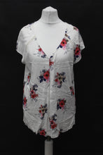 Load image into Gallery viewer, PHASE EIGHT Ladies Elsa Ivory Floral Print V Neck Cap Sleeve Top UK8 BNWT
