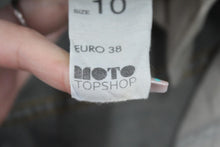 Load image into Gallery viewer, TOPSHOP Ladies Blue Moto Turn Up Zip Fly Low Rise Hot Pants Shorts Size UK10
