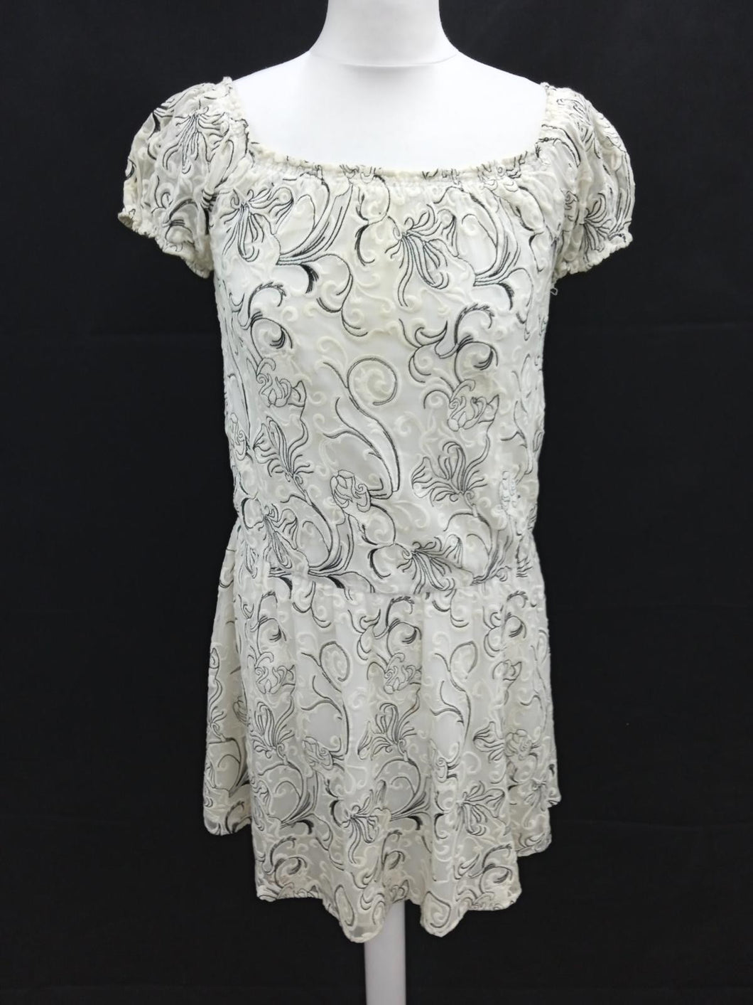 ALICE  OLIVIA Ladies Cream Silk Cap Sleeve Embroidered Swirl Dress Size 6 UK10