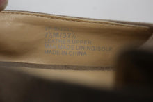 Load image into Gallery viewer, VINCE CAMUTO Ladies Camel Brown Suede VP-Rizell Tassel Loafers US7.5 UK5.5
