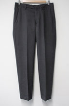 Load image into Gallery viewer, BERLE Men&#39;s Charcoal Grey Front Pleat Straight Leg Trousers Size W32 L30
