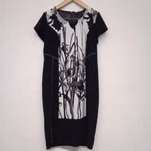 Load image into Gallery viewer, VIA VENETO Black Ladies Short Sleeve Round Neck Shift Dress Size UK 12
