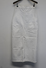 Load image into Gallery viewer, MARKOO Ladies White Cotton Front Split &amp; Zip Straight Denim Skirt Size 26
