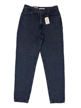 Load image into Gallery viewer, LEVIS 80s Mom Boyfriend Jeans High Waist Core Cotton Black 25 RRP115 BNWT
