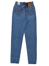 Load image into Gallery viewer, LEVIS High Rise 80s Mom Cotton Denim Boyfriend Cut Blue Jeans W25 NEW RRP 115
