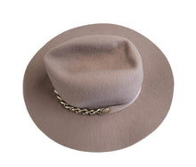 Load image into Gallery viewer, GLADYS TAMEZ Millinery Iggy Cowboy Western Felt Hat Caramel Brown M NEW RRP410

