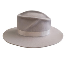 Load image into Gallery viewer, GLADYS TAMEZ Millinery Milo Cowboy Western Felt Hat Alabaster Beige S NEW RRP400
