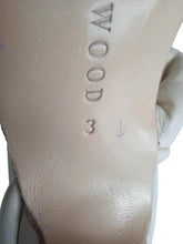 Load image into Gallery viewer, TABITHA RINGWOOD Ladies White Leather Stay Puff Slip-On Sandals UK3 RRP480 NEW
