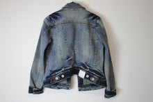 Load image into Gallery viewer, DKNY JEANS Ladies Blue Cotton Wash Waist Length Denim Jacket Size M
