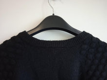 Load image into Gallery viewer, DKNY Ladies Black Stretch-Fit Bobble Detail Long Sleeve Knitted Jumper S NEW
