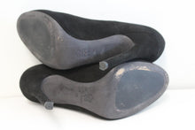 Load image into Gallery viewer, KURT GEIGER Ladies Black Suede High Heel Almond Toe Court Shoes EU35 UK2
