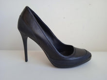 Load image into Gallery viewer, BURBERRY Ladies Black Leather Round Toe Stiletto Pump Shoes Size EU35 UK2
