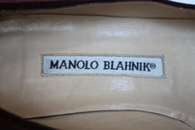 Load image into Gallery viewer, MANOLO BLAHNIK Ladies Burgundy Suede High Heel Bow Pumps Shoes UK4 EU37
