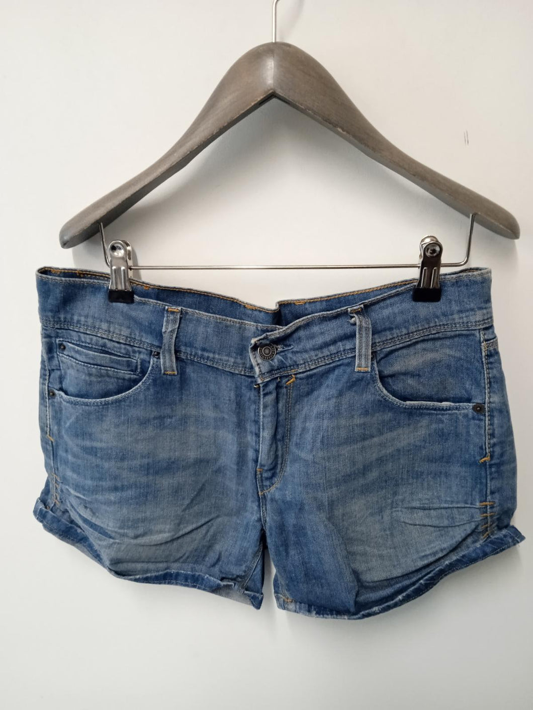 LEVIS Ladies Blue Cotton Zip Fly 5-Pocket Jeans Shorts Size W32L5