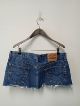 Load image into Gallery viewer, LEVIS Ladies Blue Cotton Button Fly 5-Pocket Mini Skirt Size W3411
