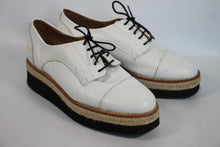 Load image into Gallery viewer, CARVELA KURT GEIGER Ladies White Leather Wedge Heel Lace-Up Shoes EU37 UK4
