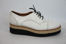 Load image into Gallery viewer, CARVELA KURT GEIGER Ladies White Leather Wedge Heel Lace-Up Shoes EU37 UK4
