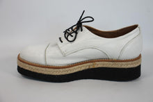Load image into Gallery viewer, CARVELA KURT GEIGER Ladies White Leather Wedge Heel Lace-Up Shoes EU37 UK4
