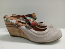 Load image into Gallery viewer, STACCATO Ladies Grey Leather Round Toe Floral Mary Jane Shoes Size UK3.5
