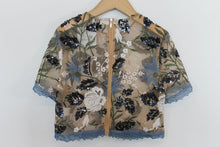 Load image into Gallery viewer, TRUE DECADENCE Ladies Multicolour Floral Embroidered Cropped Top EU42 UK14 BNWT
