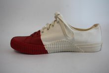 Load image into Gallery viewer, CALVIN KLEIN JEANS Ladies Red &amp; White Canvas Low-Top Ivania Sneakers EU39 UK6
