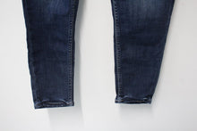 Load image into Gallery viewer, SILVER JEANS CO. Ladies Dark Blue Cotton Blend Avery Skinny Crop Jeans W27 L25
